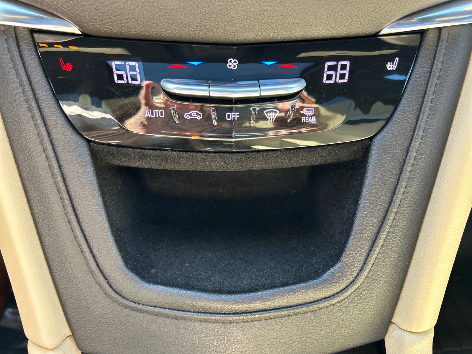 Used 2017 Cadillac XT5 Luxury w/ Driver Awareness Package AWD/4WD image 30