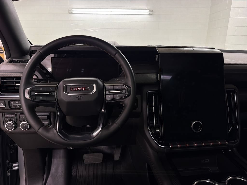 Used 2025 GMC Yukon AT4 w/ AT4 Premium Plus Package AWD/4WD image 9