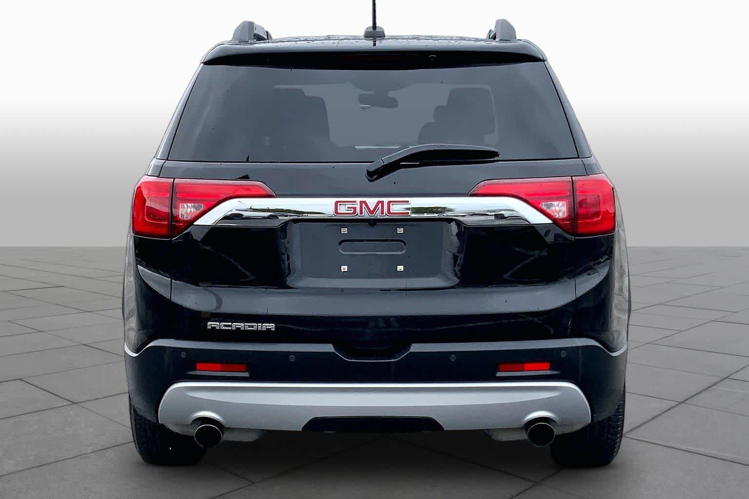 Used 2019 GMC Acadia SLT w/ LPO, Floor Liner Package FWD image 5