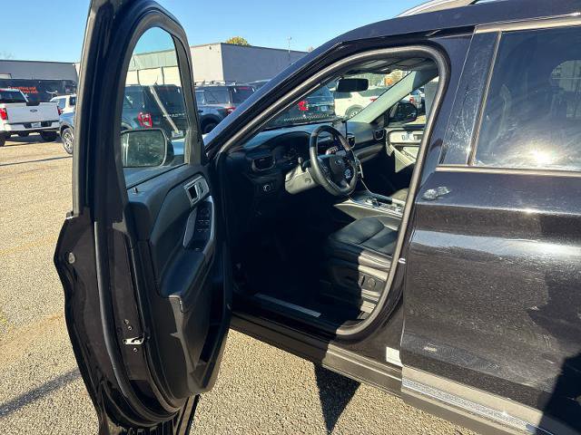 Certified 2022 Ford Explorer Limited w/ Limited Technology Package image 7