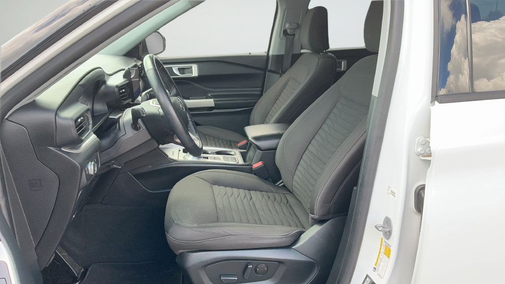 Certified 2021 Ford Explorer XLT RWD image 17