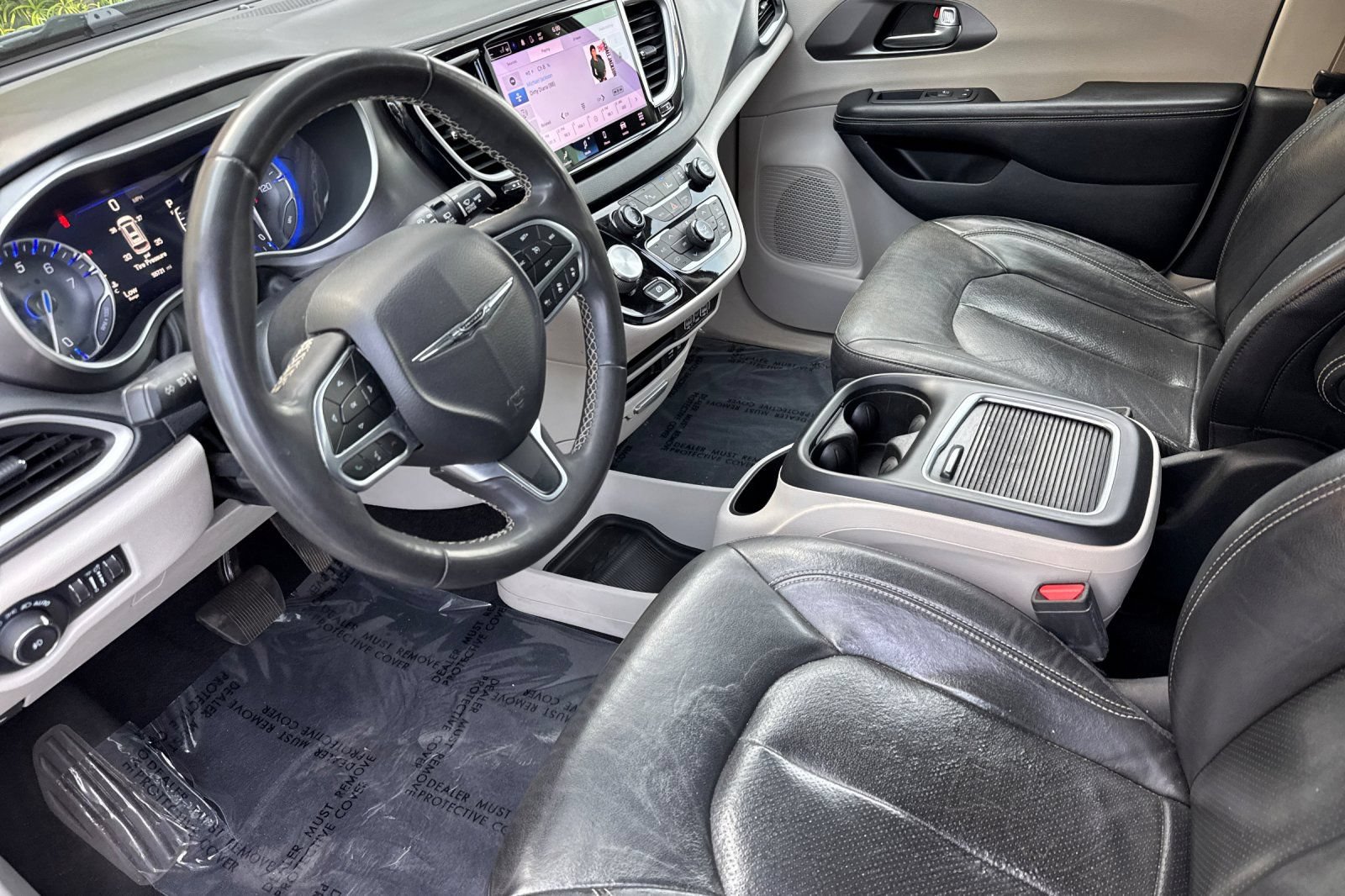 Used 2022 Chrysler Pacifica Touring-L FWD image 15