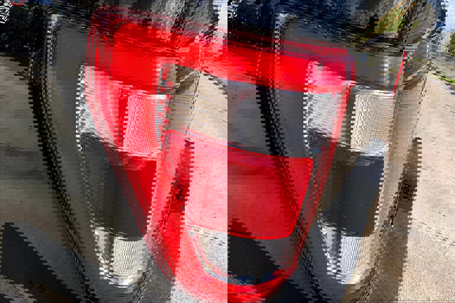 Certified 2022 Ford F150 Lariat w/ Equipment Group 502A High image 29