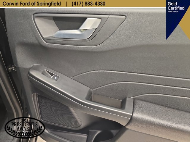 Certified 2025 Ford Escape ST-Line AWD/4WD image 15