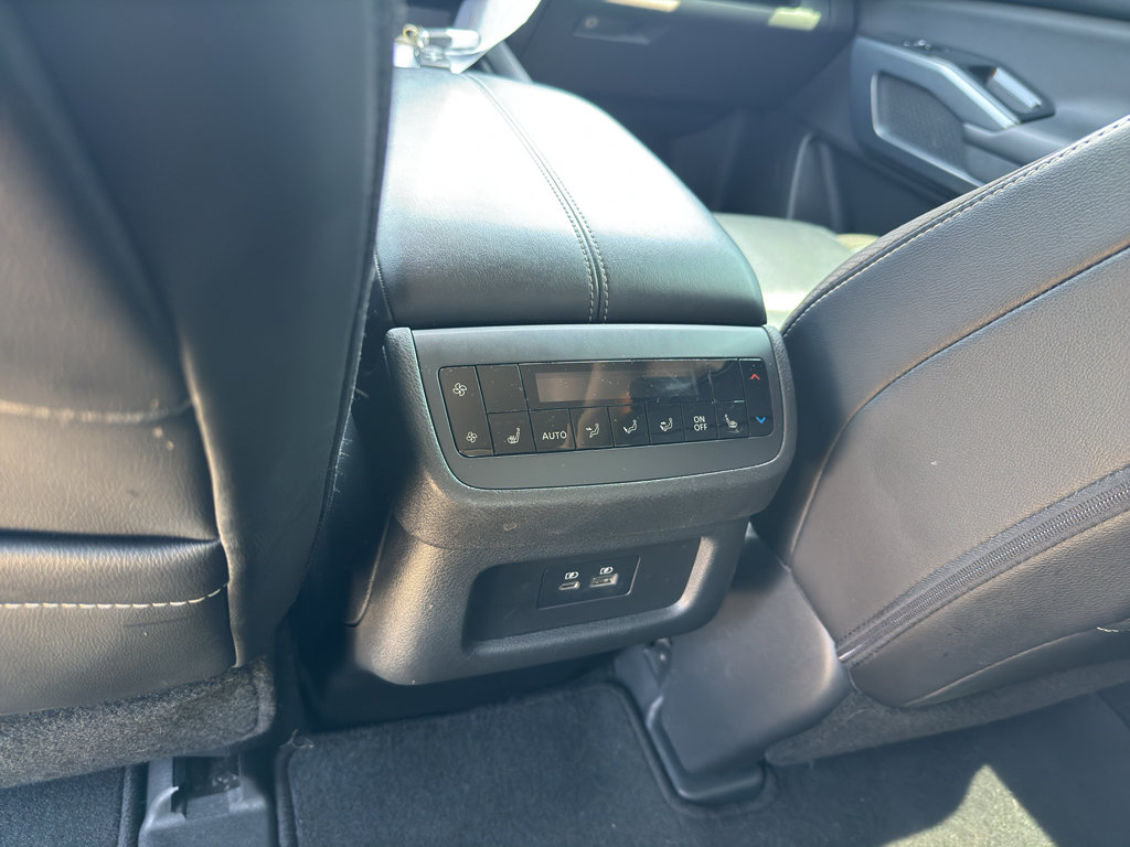 Used 2024 Nissan Pathfinder SL w/ SL Premium Package FWD image 10