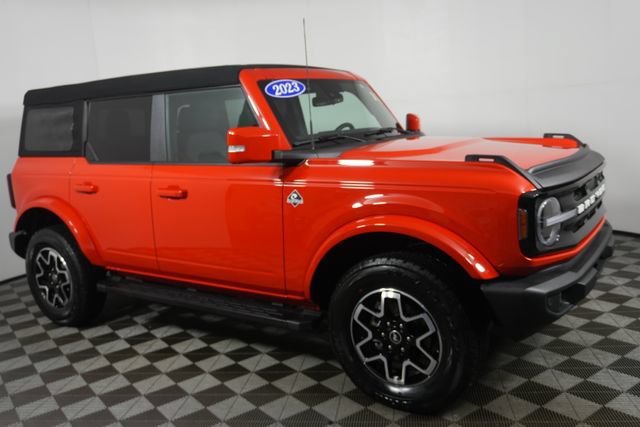 Certified 2023 Ford Bronco Outer Banks AWD/4WD image 1