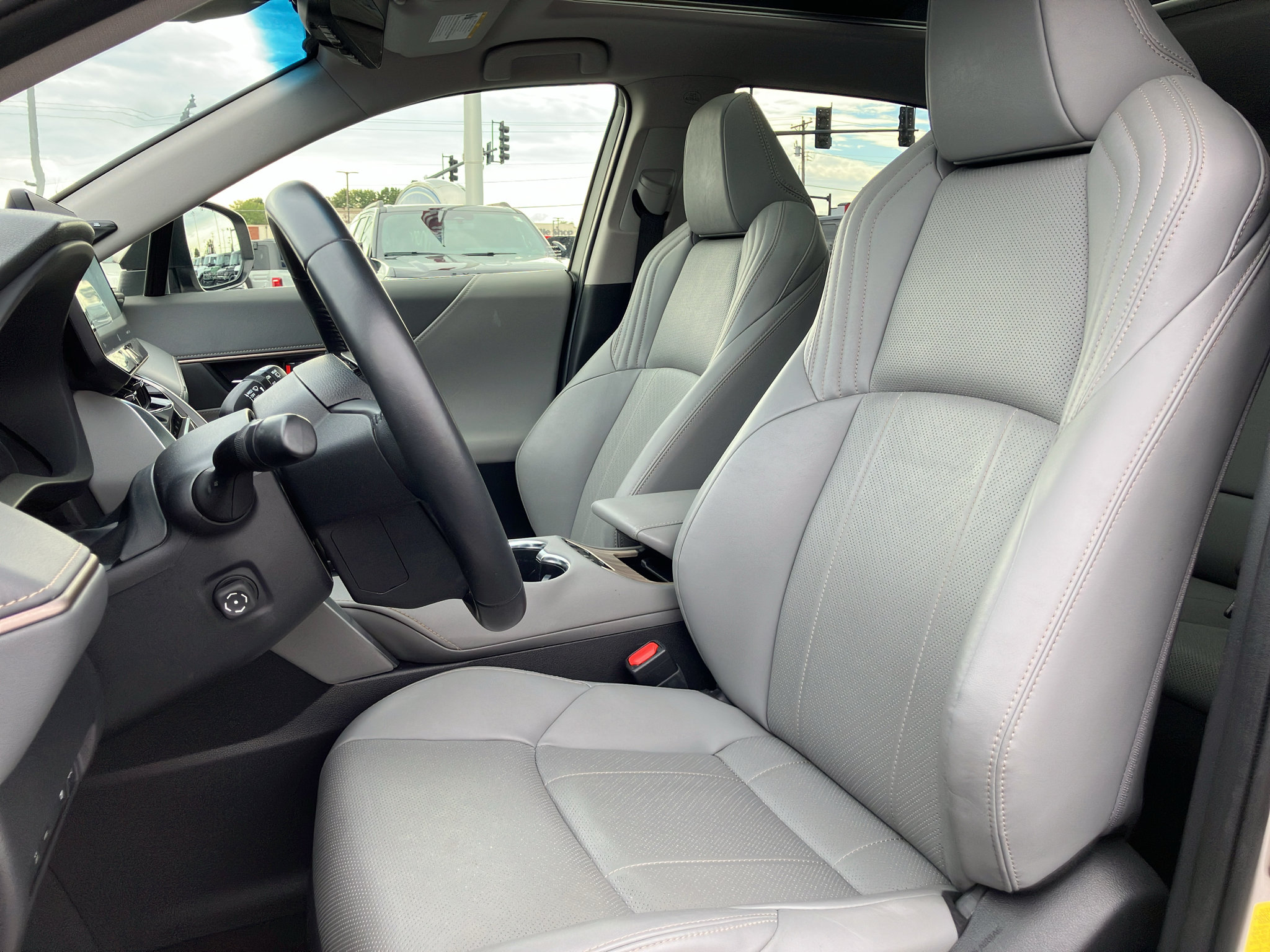 Used 2022 Toyota Venza Limited w/ Advanced Technology Package AWD/4WD image 29