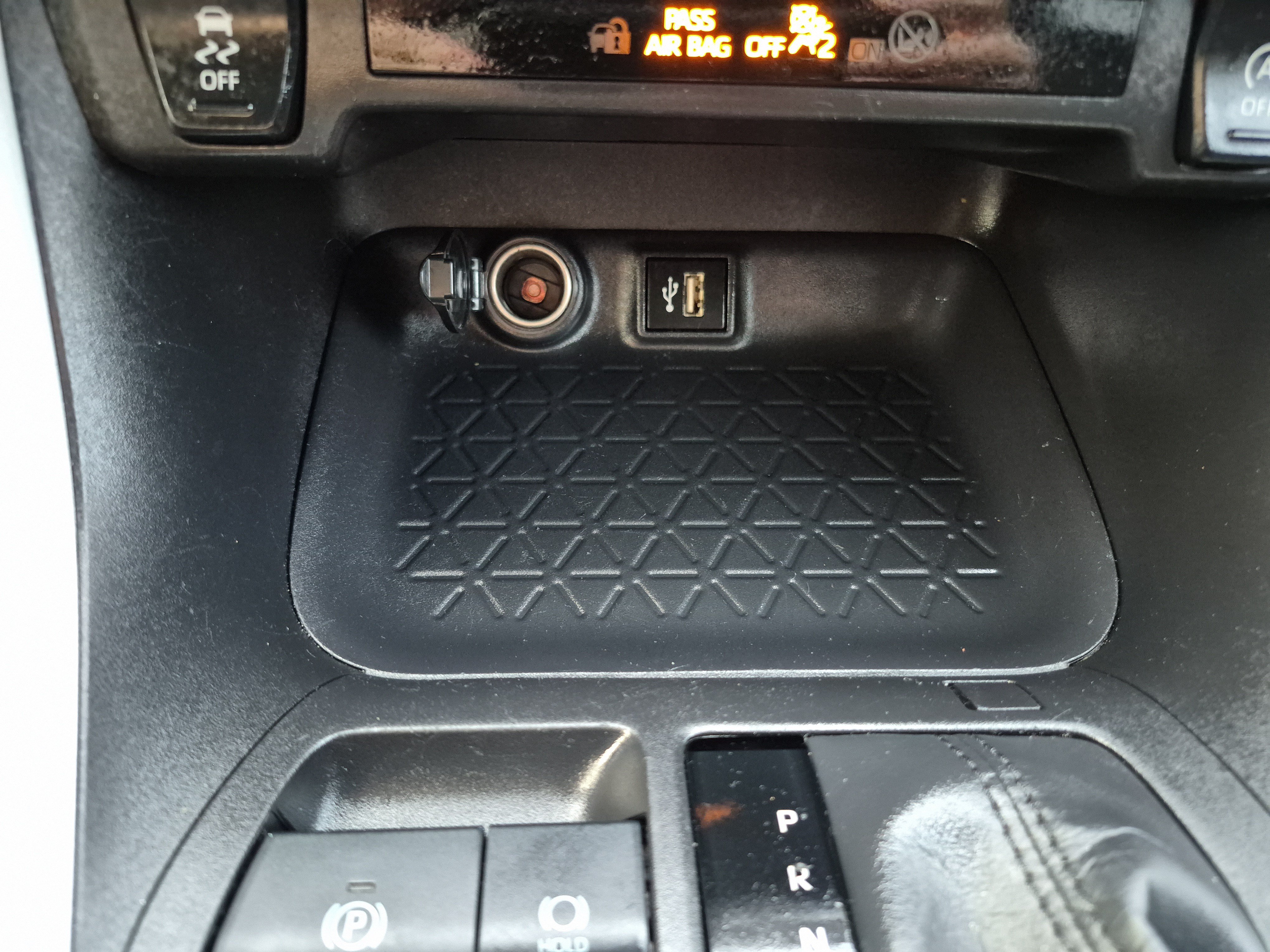 Used 2025 Toyota RAV4 LE FWD image 29
