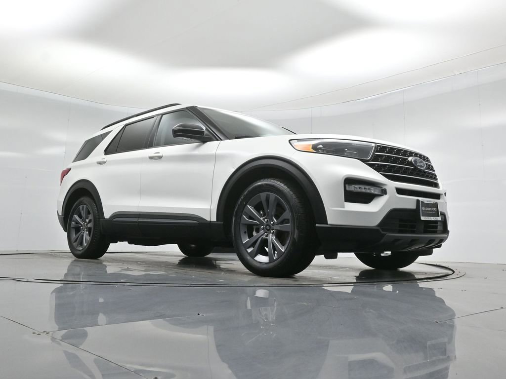Certified 2023 Ford Explorer XLT w/ Equipment Group 202A image 8