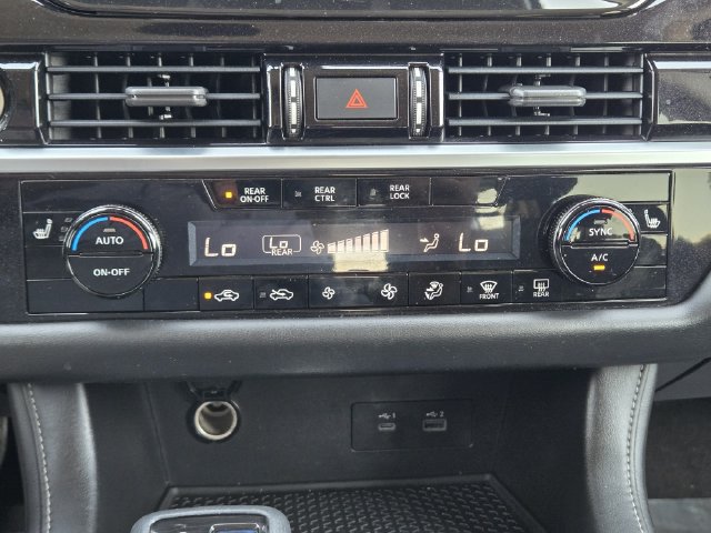 Used 2022 Nissan Pathfinder SV AWD/4WD image 18