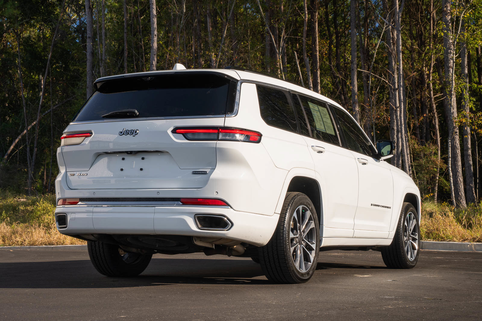 Used 2021 Jeep Grand Cherokee L Overland w/ Luxury Tech Group IV AWD/4WD image 7