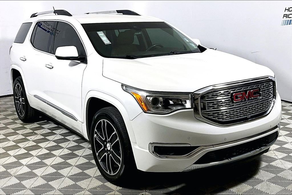 Used 2019 GMC Acadia Denali w/ Technology Package image 3