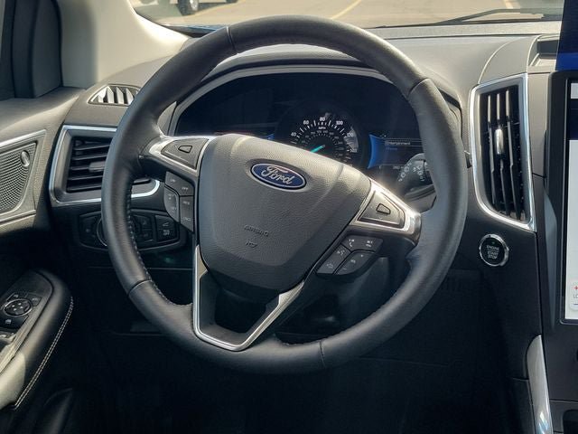 Certified 2024 Ford Edge Titanium AWD/4WD image 29