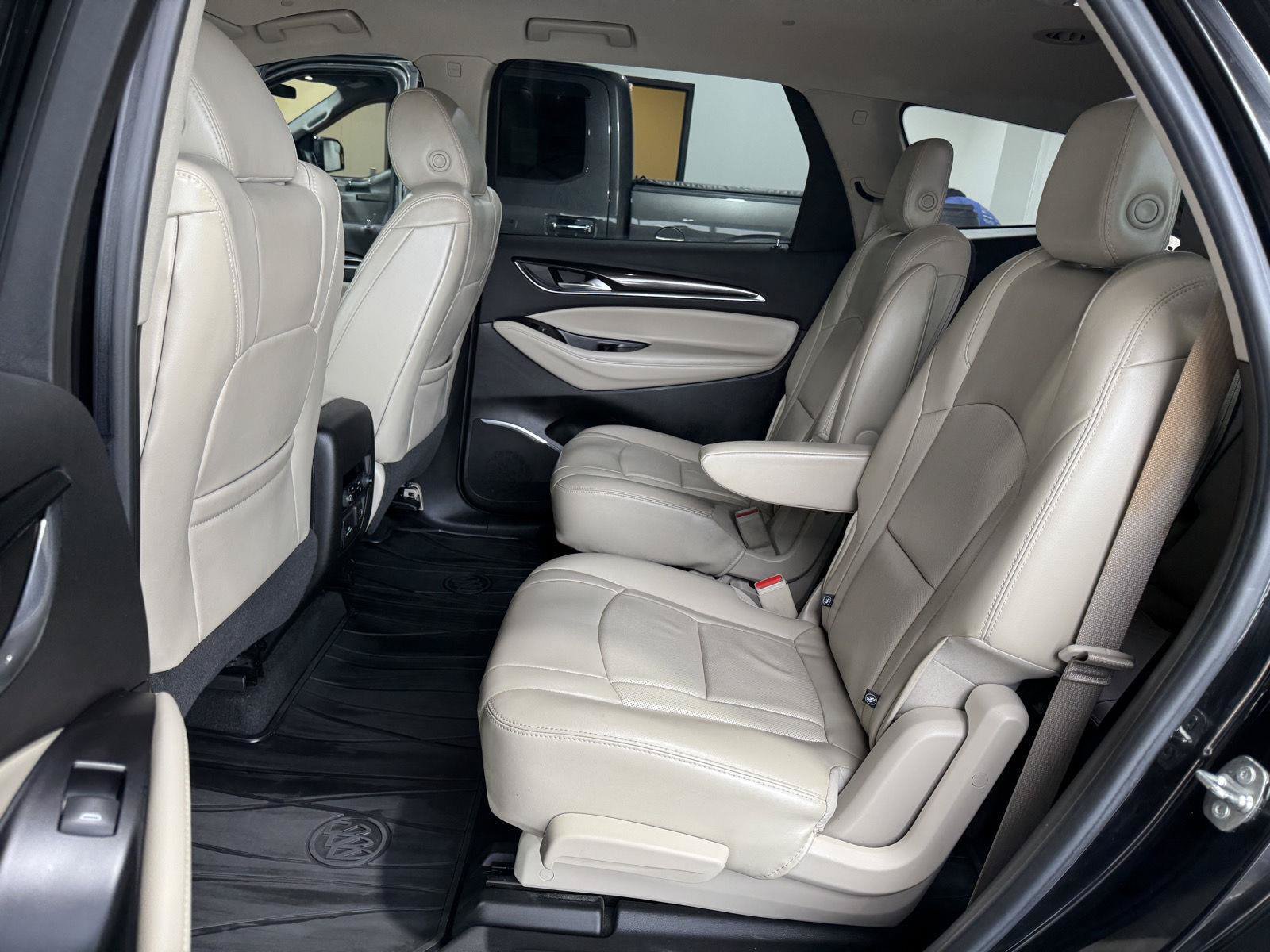 Used 2018 Buick Enclave Premium w/ LPO, Hit The Road Package AWD/4WD image 28