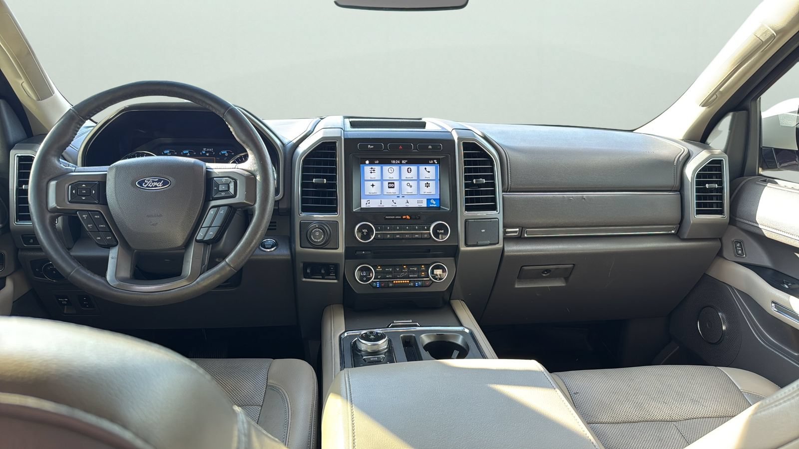 Certified 2018 Ford Expedition XLT w/ Equipment Group 202A RWD image 21