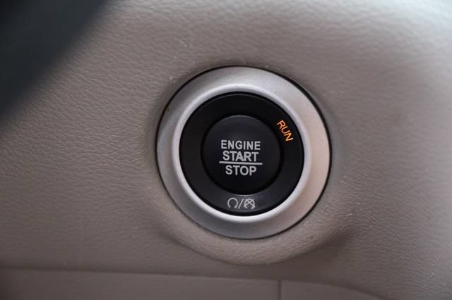 Used 2021 Chrysler Voyager Lxi FWD image 16