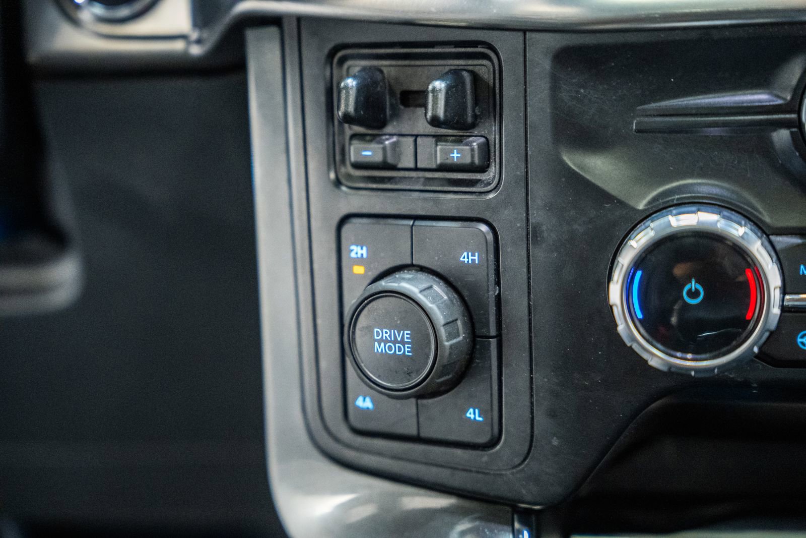 Certified 2023 Ford F150 Lariat w/ Equipment Group 502A High image 34