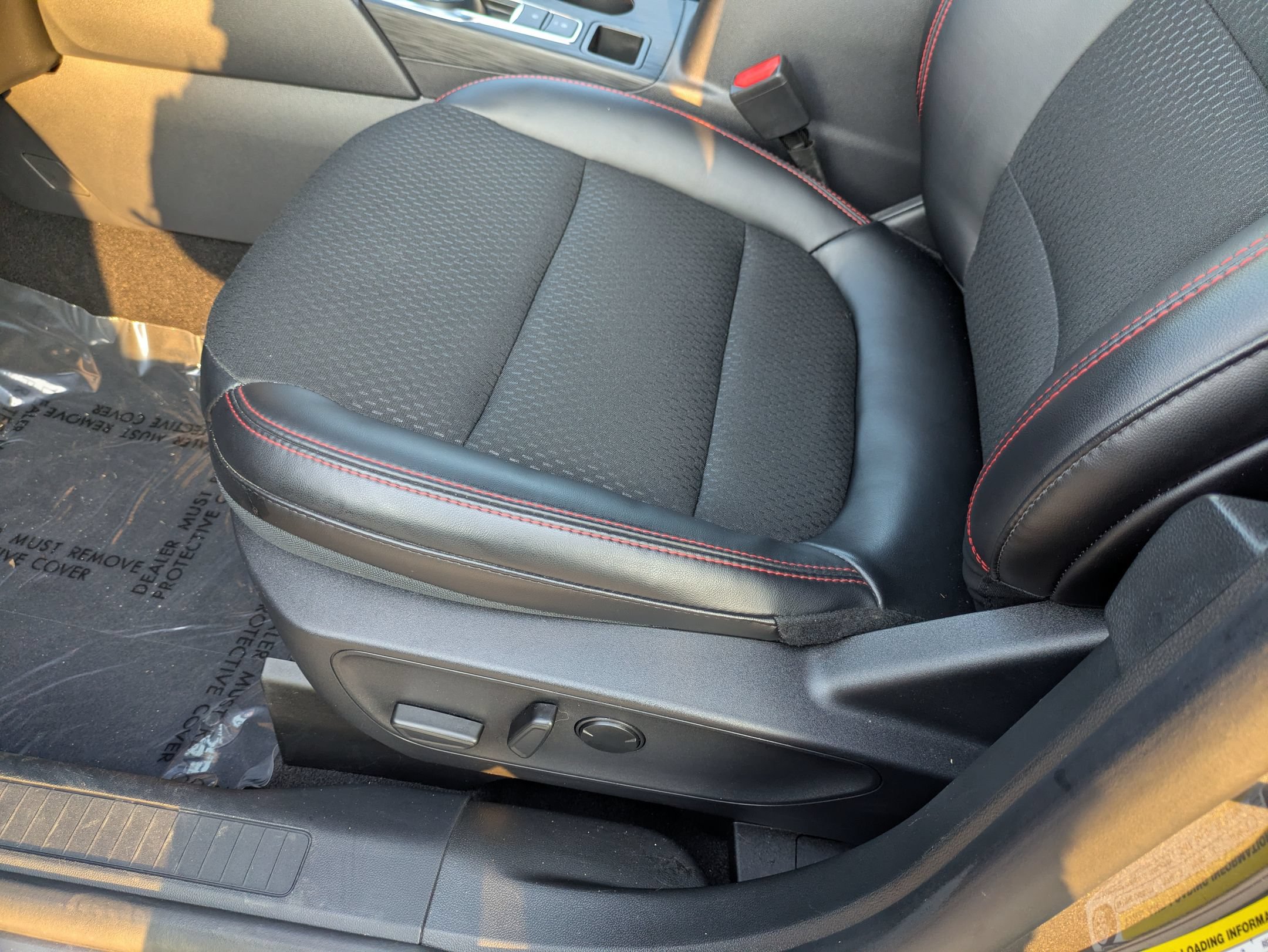 Certified 2025 Ford Escape ST-Line w/ Tech Pack #1 AWD/4WD image 14