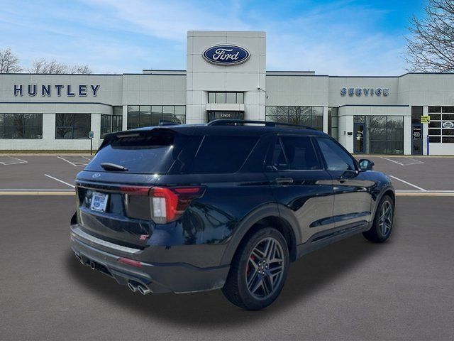 Certified 2025 Ford Explorer ST AWD/4WD image 4