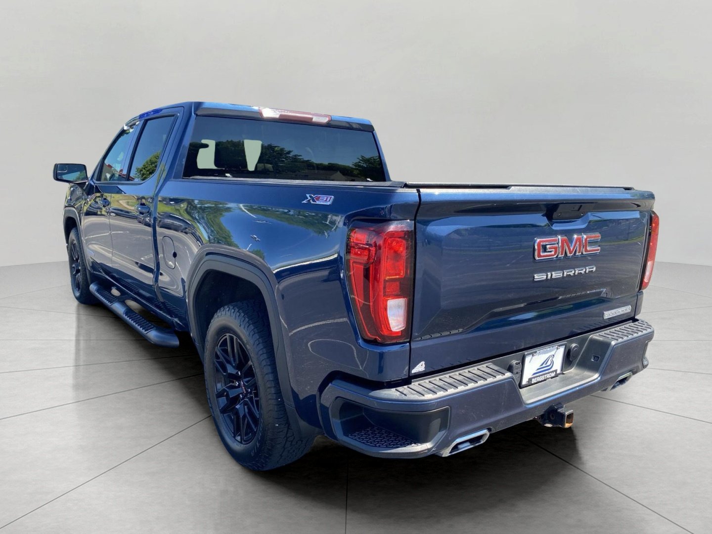 Used 2020 GMC Sierra 1500 Elevation w/ Elevation Value Package AWD/4WD image 11