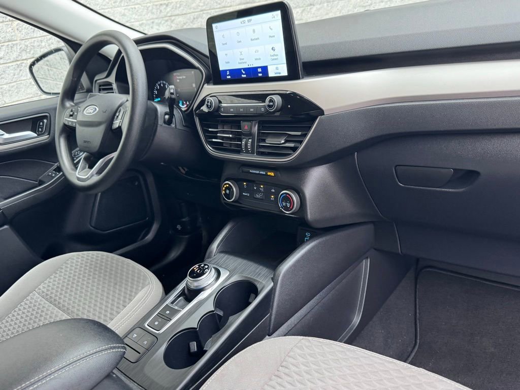 Certified 2021 Ford Escape SE image 18