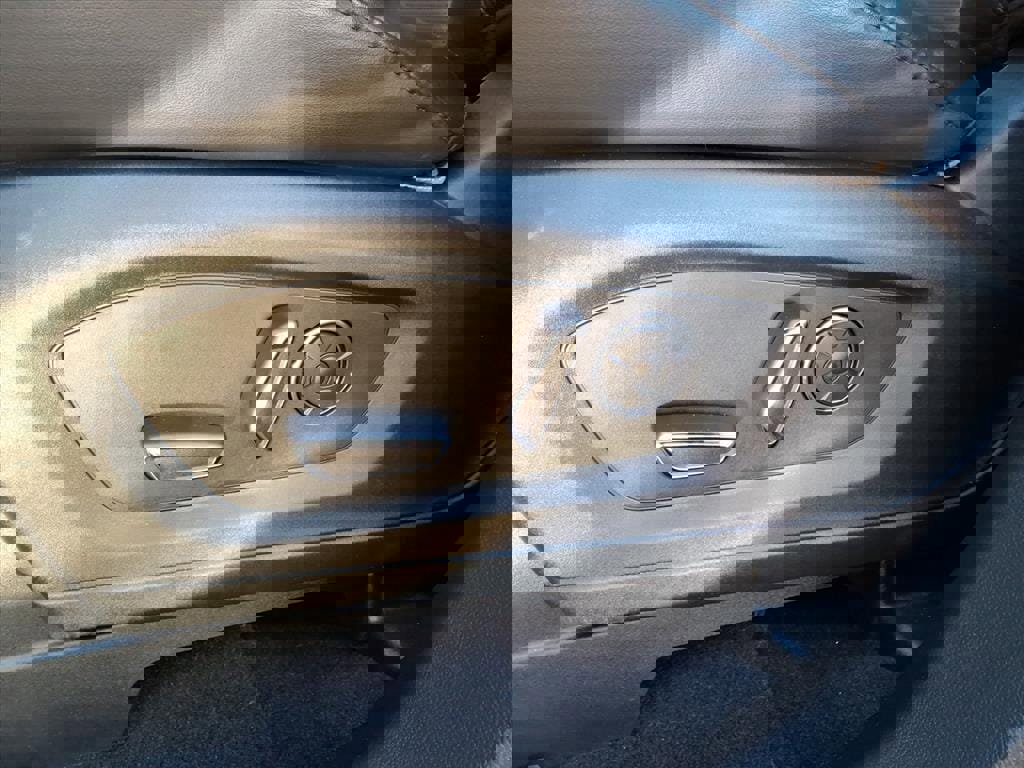 Certified 2020 Ford Explorer Platinum w/ Premium Technology Package image 5