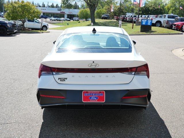 Used 2025 Hyundai Elantra SEL FWD image 6