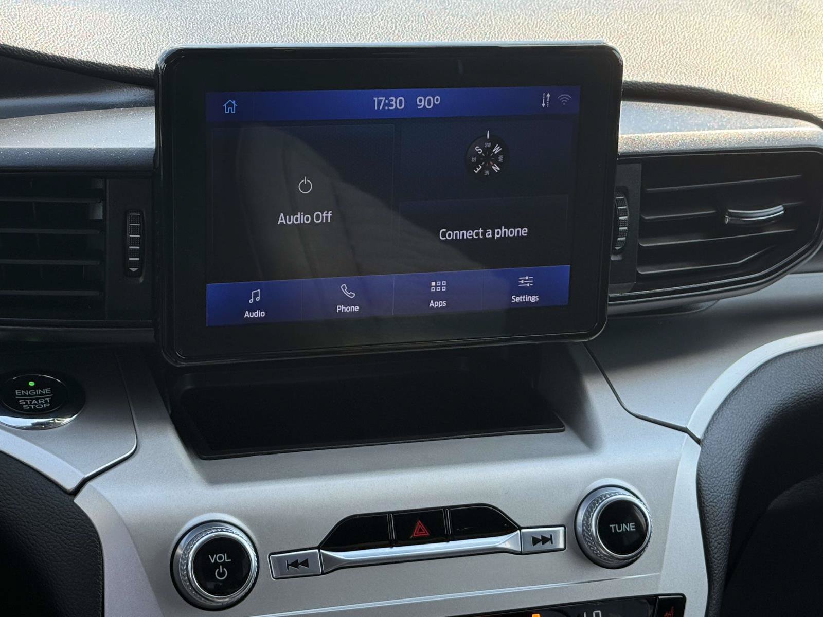 Certified 2021 Ford Explorer XLT RWD image 8