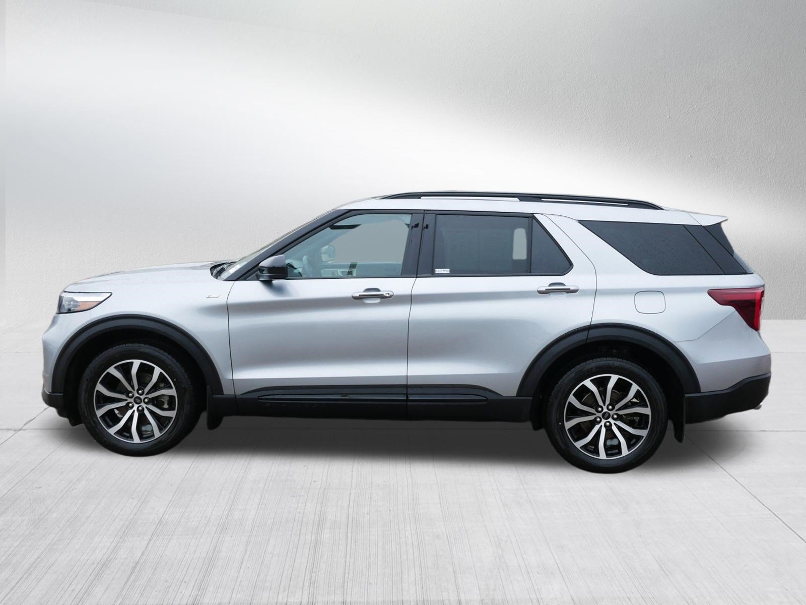 Certified 2023 Ford Explorer ST-Line w/ Class IV Trailer Tow Package AWD/4WD image 4