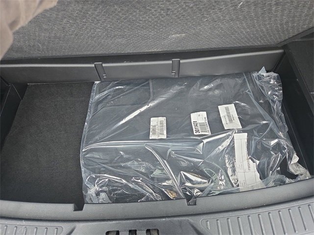 Certified 2022 Ford Explorer XLT w/ Equipment Group 202A image 30