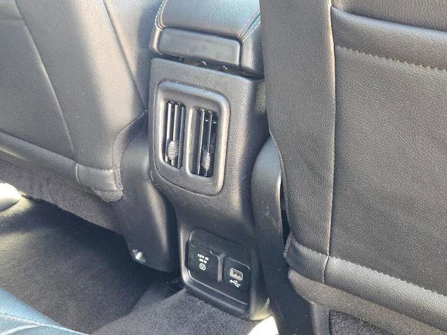 Used 2018 Jeep Compass Latitude w/ Popular Equipment Group image 11