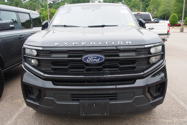 Certified 2025 Ford Expedition Max Active AWD/4WD image 3