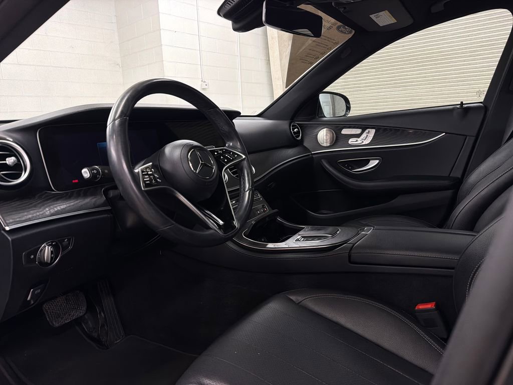 Used 2022 Mercedes-Benz E 350 Sedan image 5