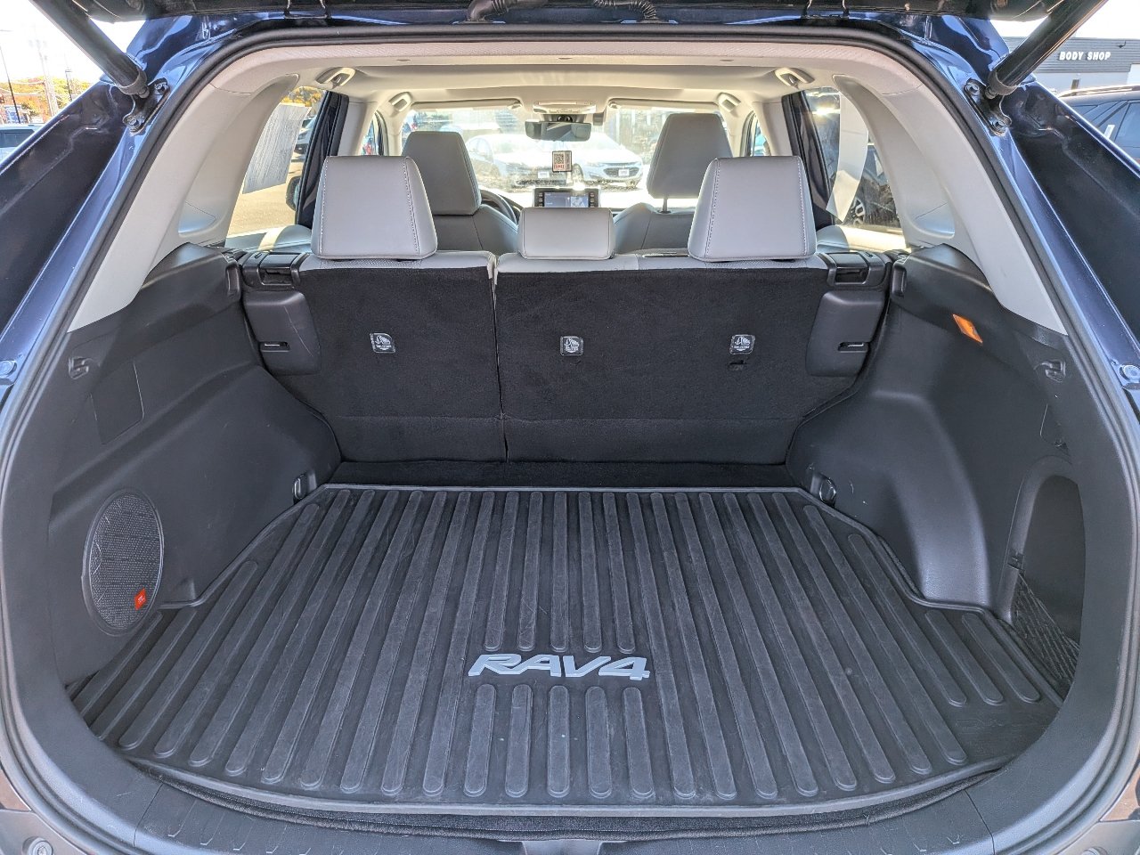 Used 2020 Toyota RAV4 Limited w/ Limited Grade Weather Package AWD/4WD image 14