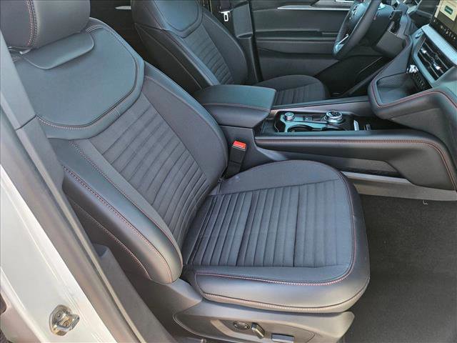 Certified 2025 Ford Explorer ST-Line RWD image 23