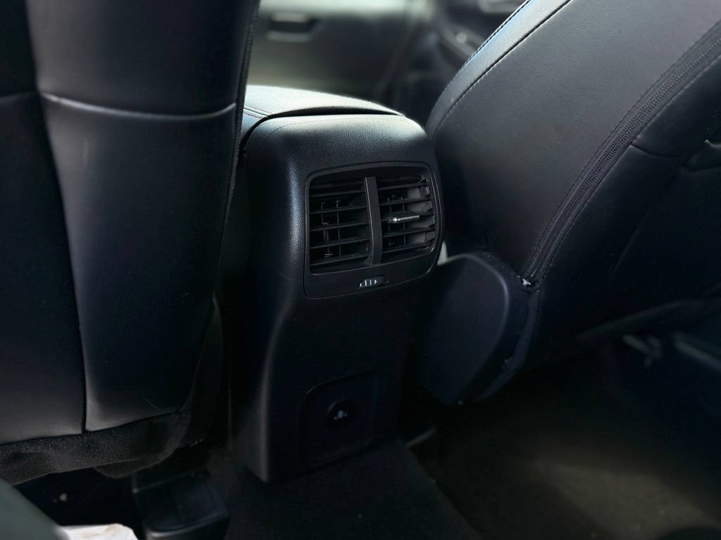 Certified 2025 Ford Escape ST-Line Select AWD/4WD image 26
