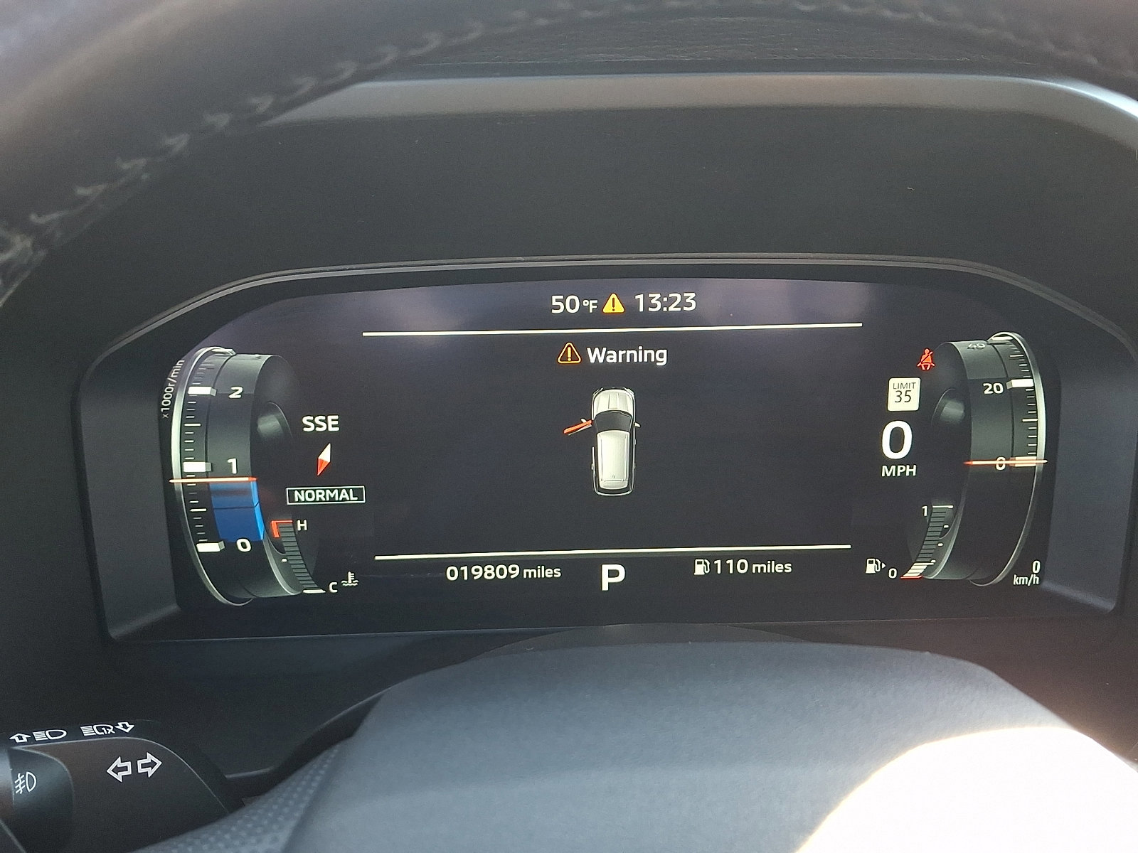 Used 2023 Mitsubishi Outlander SE Black Edition image 25