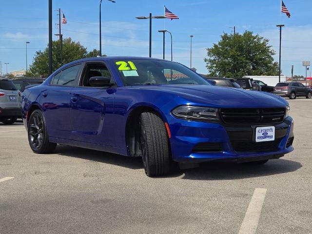 Used 2021 Dodge Charger SXT w/ Blacktop Package image 5