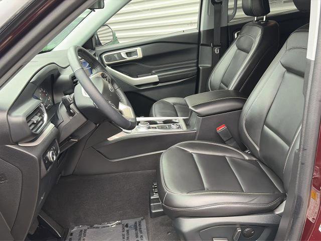 Certified 2023 Ford Explorer XLT w/ Equipment Group 202A AWD/4WD image 9