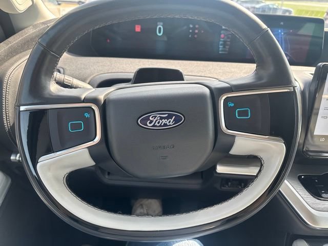 Certified 2025 Ford Expedition Platinum w/ Driver's Package AWD/4WD image 18