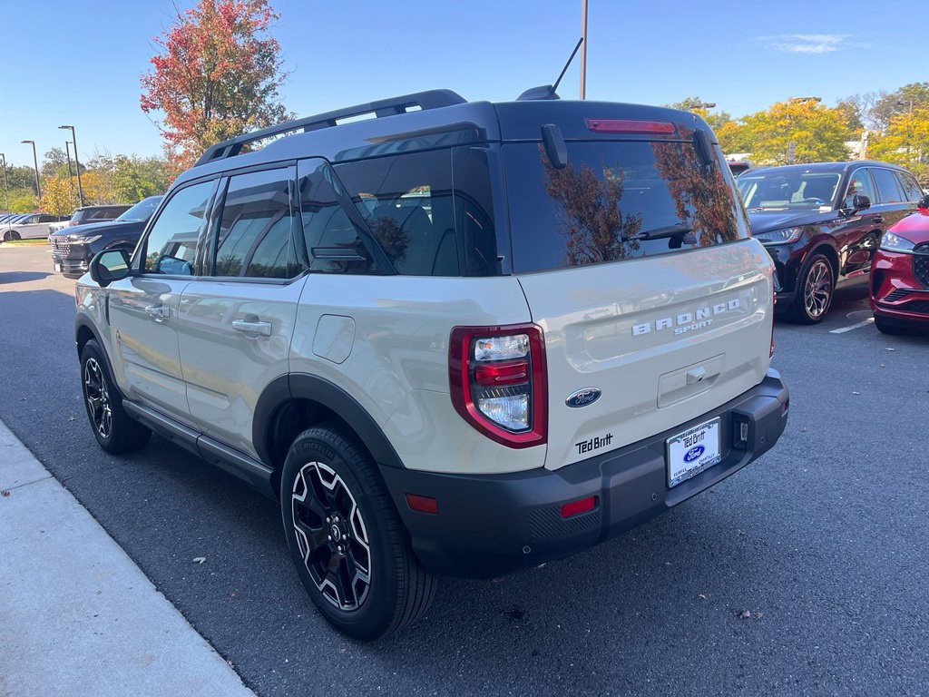 Certified 2025 Ford Bronco Sport Outer Banks w/ Outer Banks Tech Package+ AWD/4WD image 7