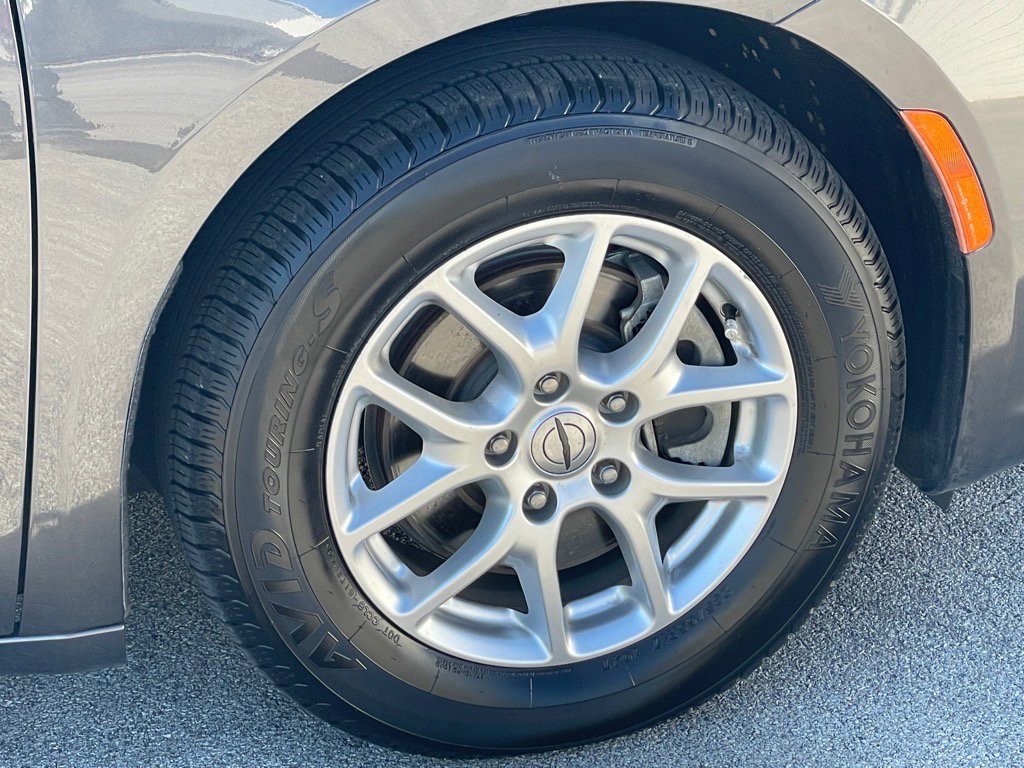 Used 2022 Chrysler Pacifica Touring-L image 10