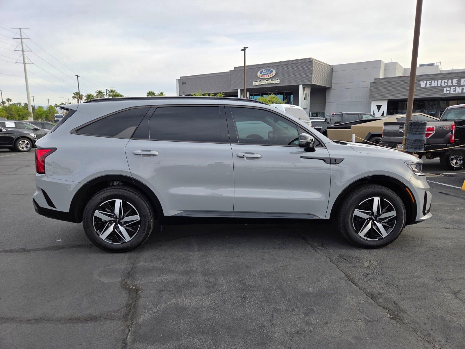 Used 2023 Kia Sorento EX w/ Panoramic Sunroof Package image 6