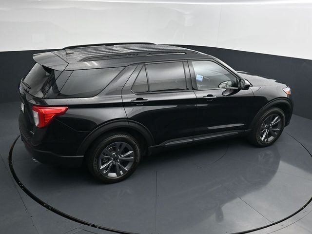 Certified 2023 Ford Explorer XLT w/ Equipment Group 202A AWD/4WD image 30