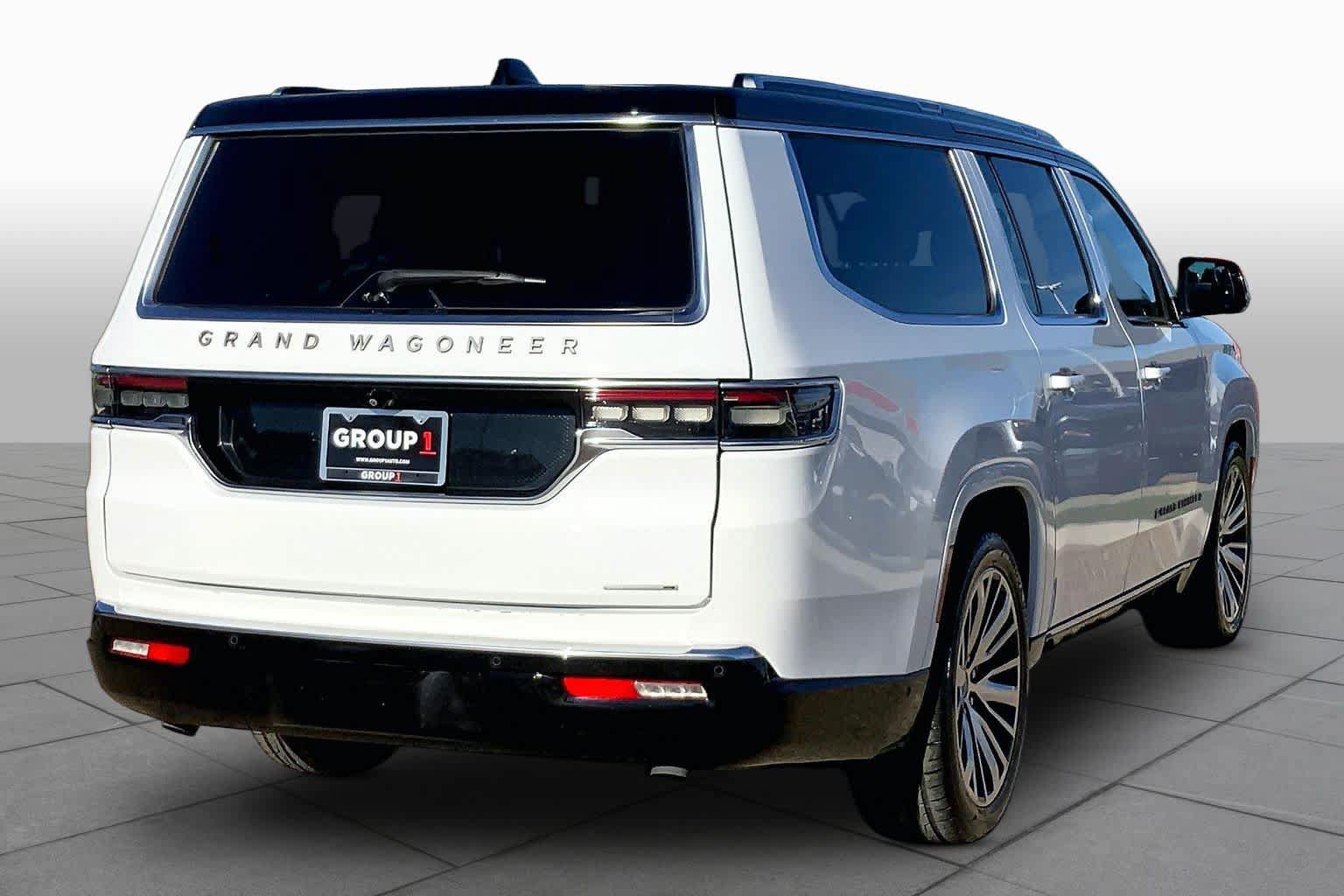 Used 2024 Jeep Grand Wagoneer L Series III AWD/4WD image 13