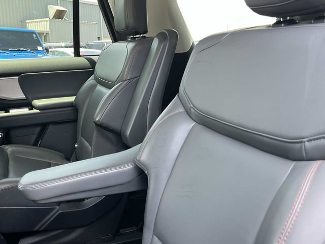 Certified 2025 Ford Expedition Active AWD/4WD image 25