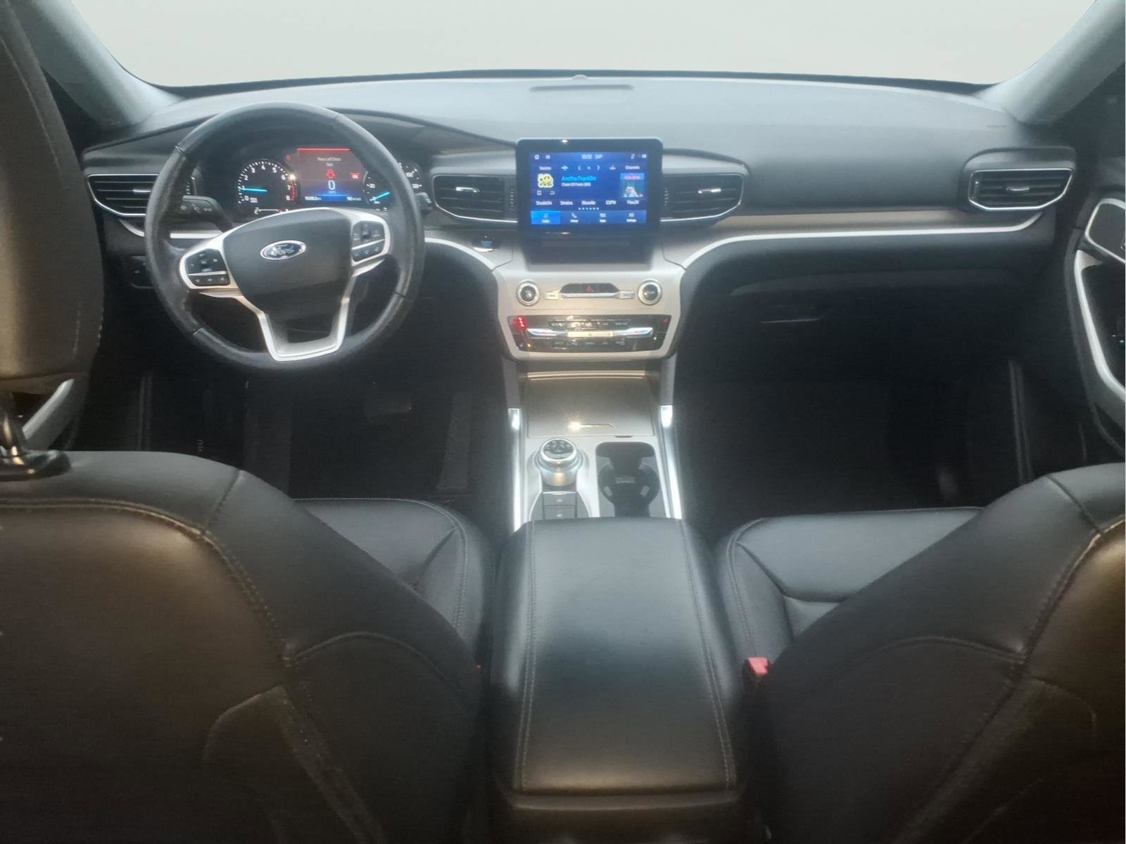 Certified 2022 Ford Explorer XLT w/ Equipment Group 202A image 11