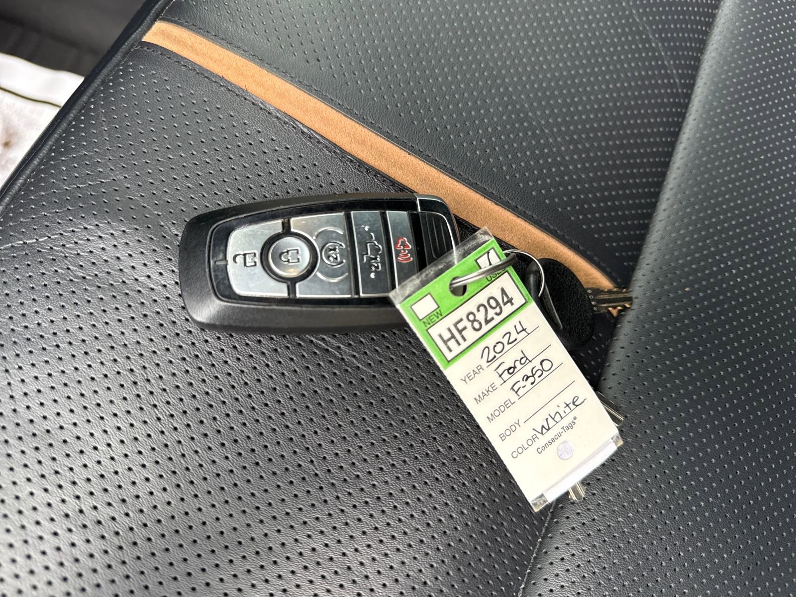 Certified 2024 Ford F350 Platinum w/ FX4 Off-Road Package image 29