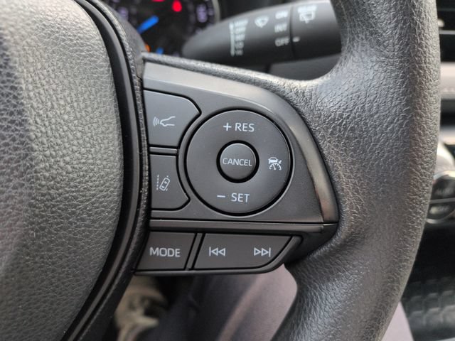 Used 2019 Toyota RAV4 LE w/ Carpet Mat Package AWD/4WD image 32