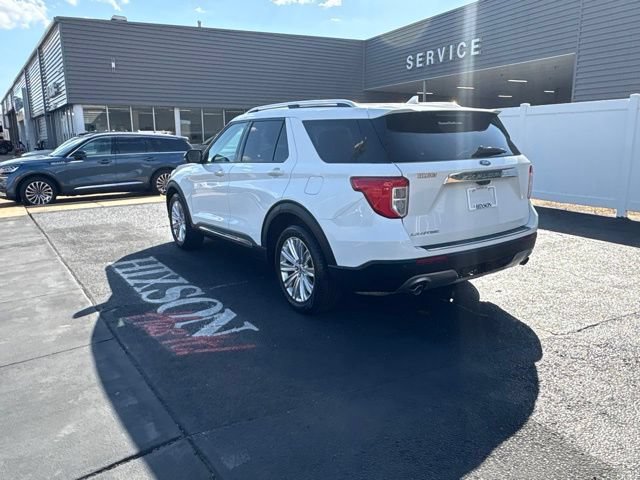 Certified 2023 Ford Explorer XLT w/ Equipment Group 202A RWD image 5